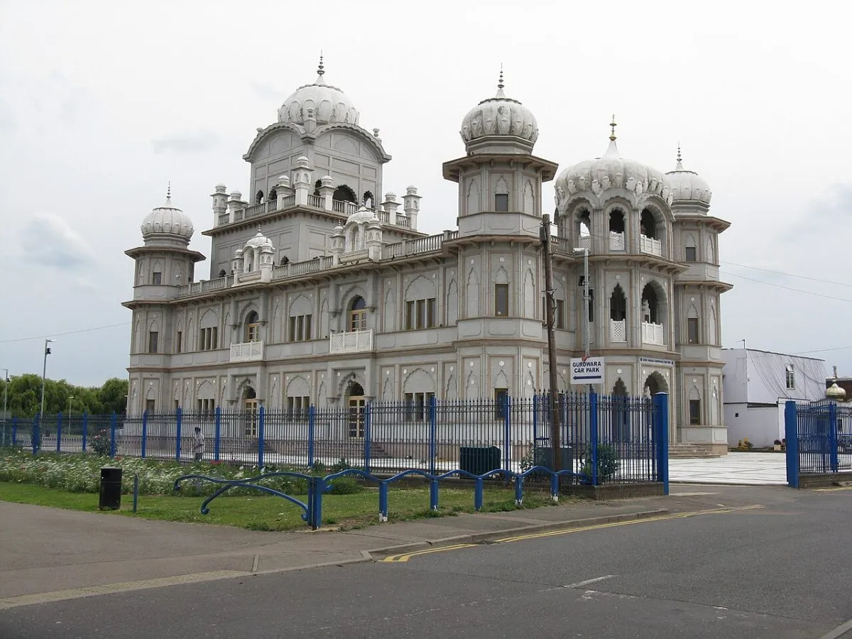 Guru Nanak Gurdwara, Bedford — view 2