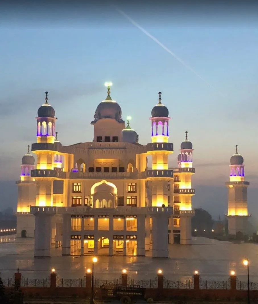 Gurdwara Darbar Sri Guru Granth Sahib, Edmonton — view 3