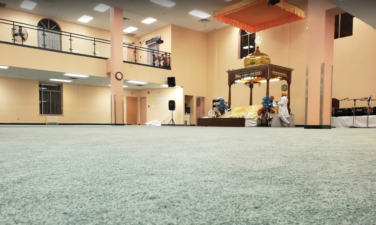 Gurdwara Sahib Greater Montreal, Dollard-des-Ormeaux — view 3
