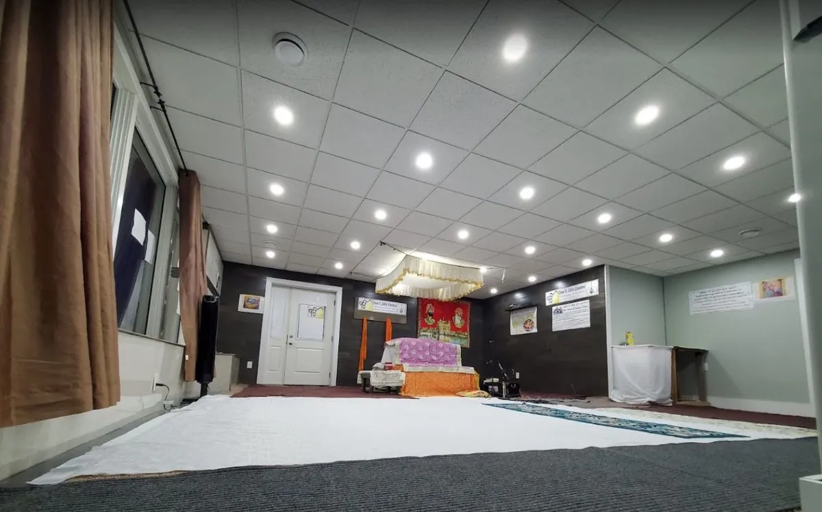 Gurudwara Guru Nanak Sikh Centre, Regina — view 3